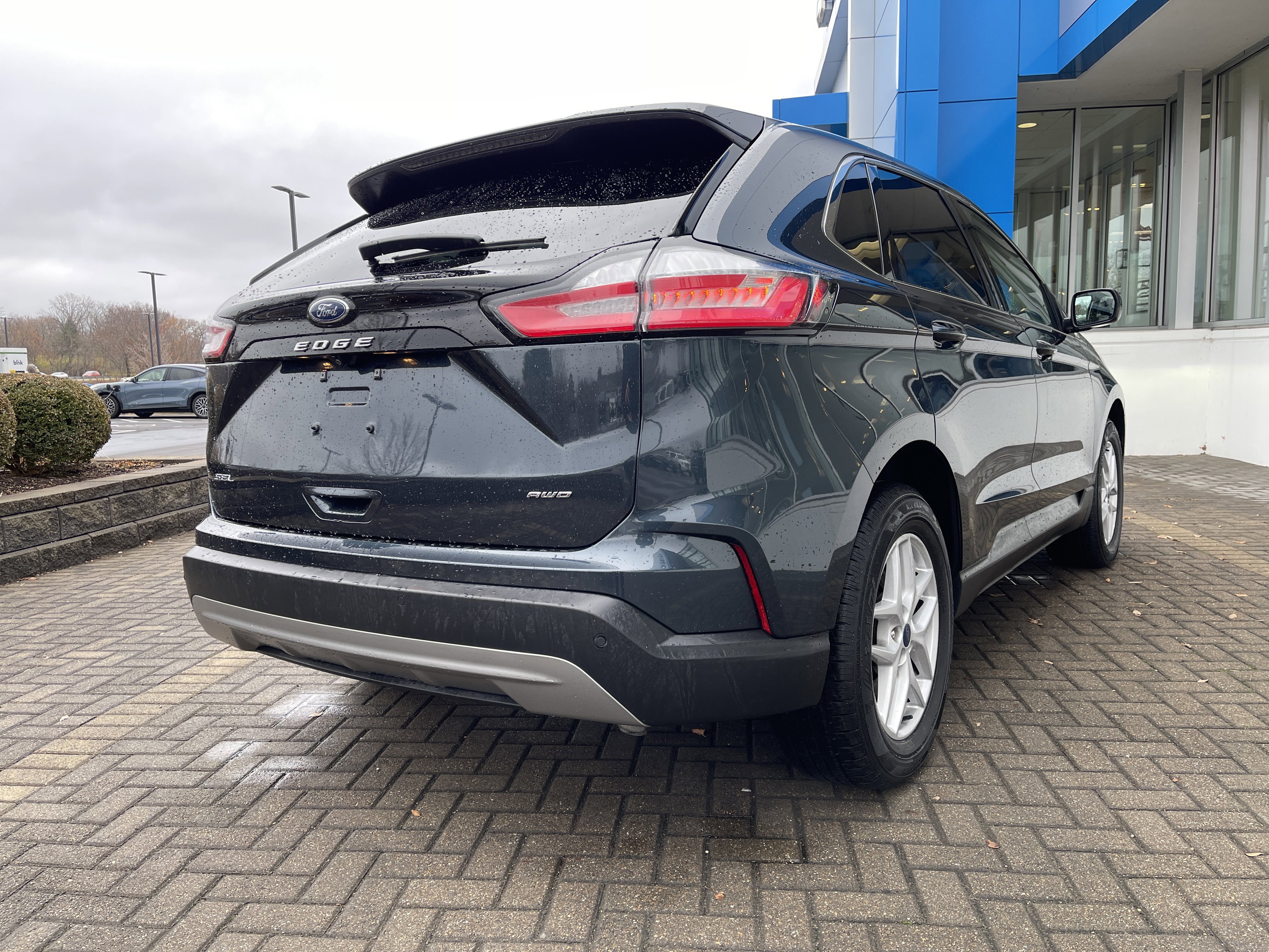 Used 2022 Ford Edge SEL image 5