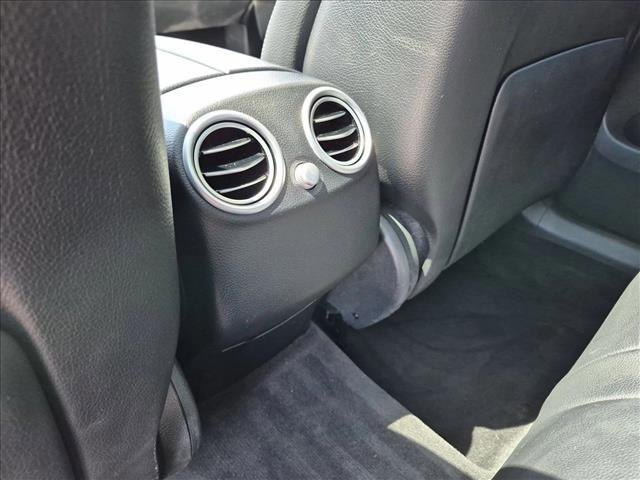 Used 2018 Mercedes-Benz GLC 300 4MATIC w/ Multimedia Package image 18