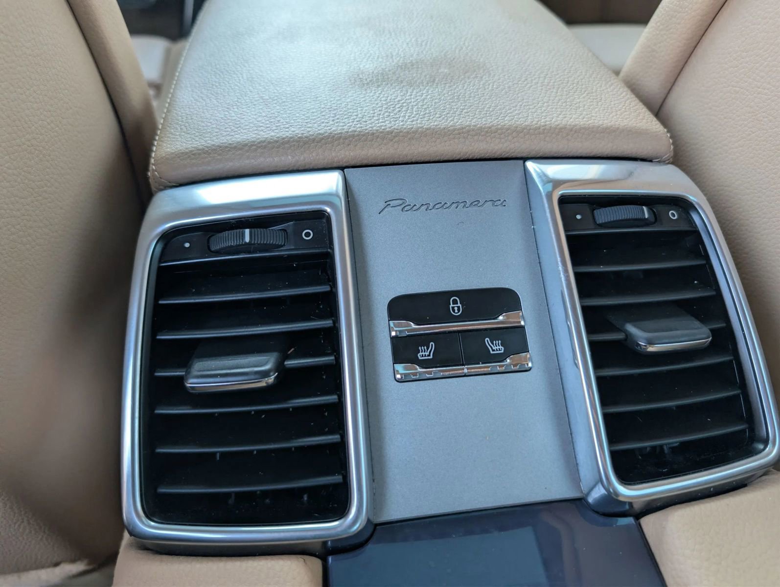 Used 2014 Porsche Panamera 4 image 16