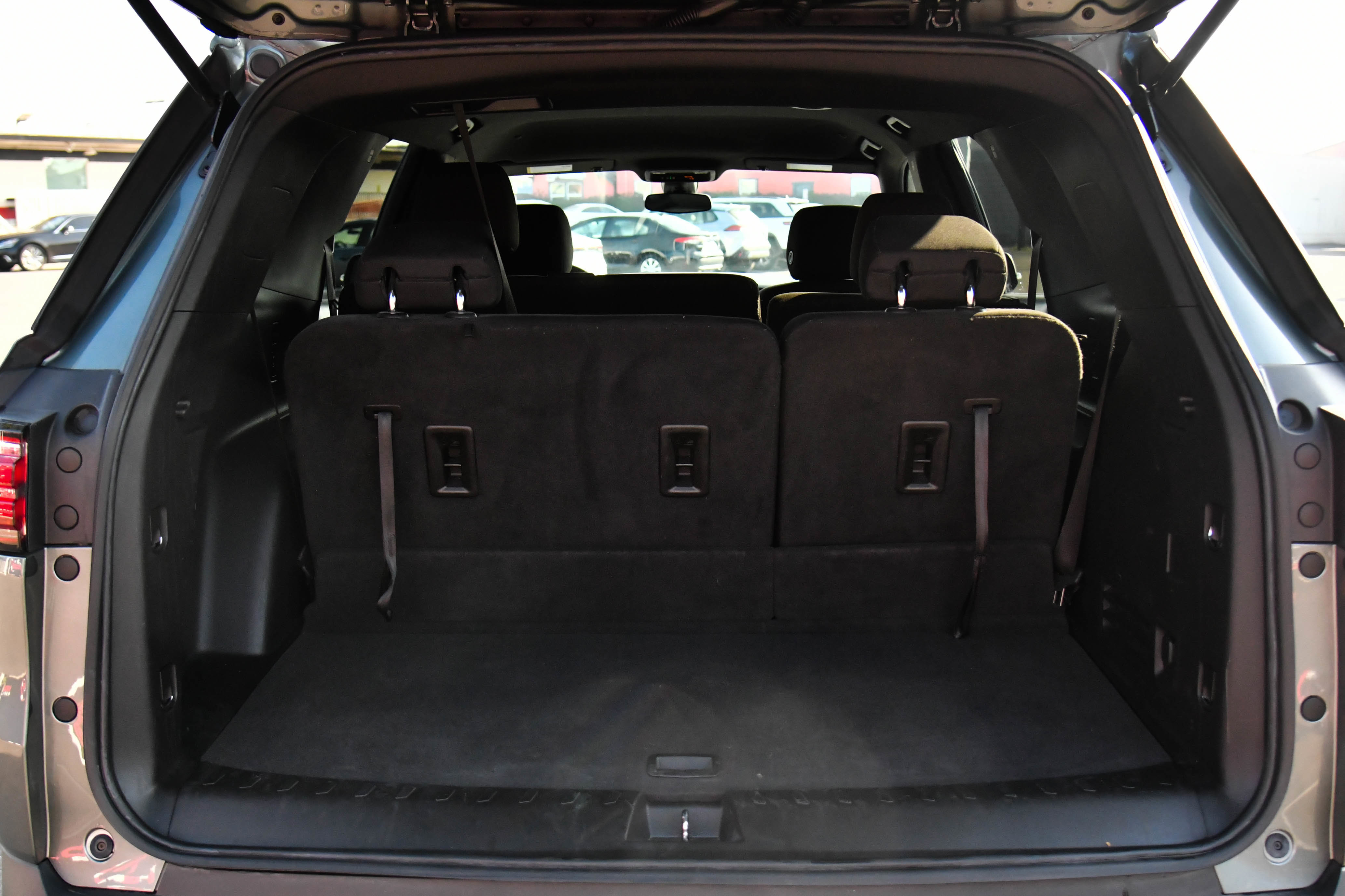 Used 2022 Chevrolet Traverse LT image 39