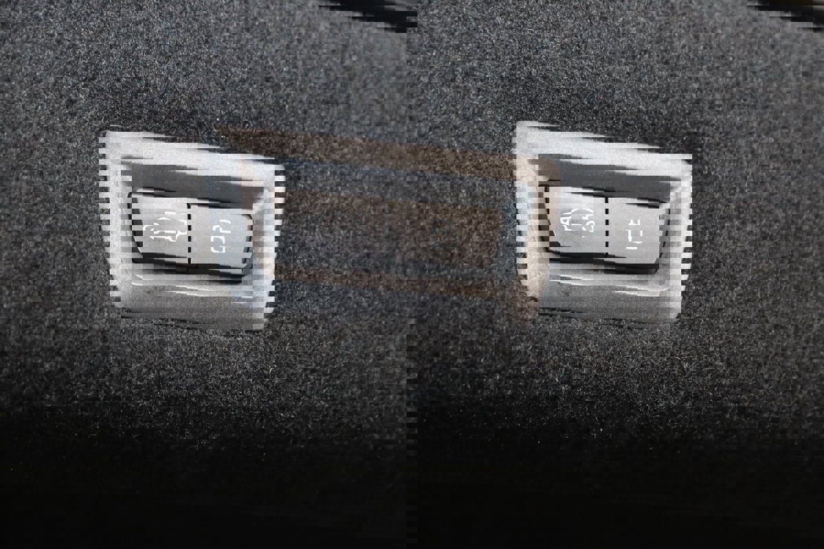 Used 2023 BMW 740i w/ Parking Assistance Package image 71