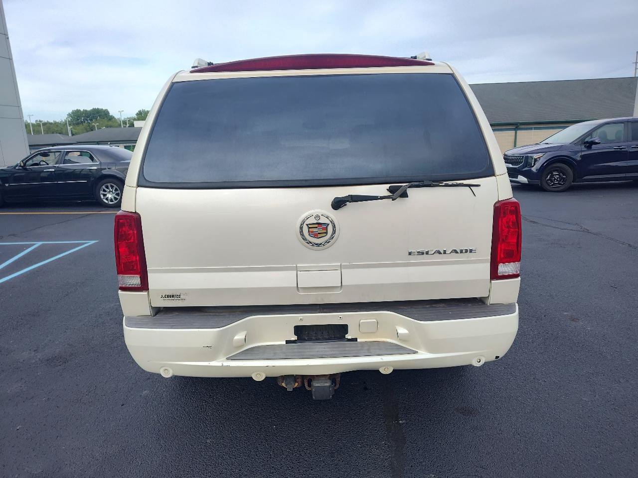Used 2003 Cadillac Escalade AWD image 11