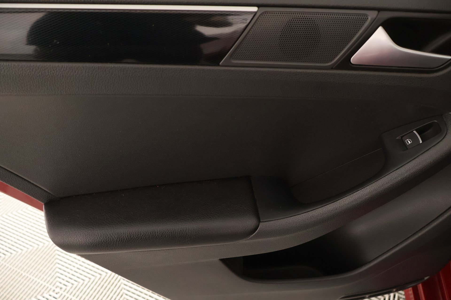 Used 2016 Volkswagen Jetta SEL w/ Lighting Package image 17