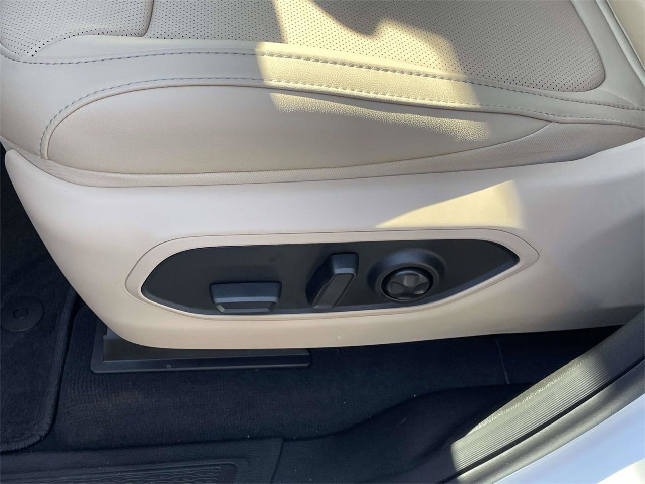 New 2025 Jeep Grand Cherokee Limited w/ Luxury Tech Group II image 27