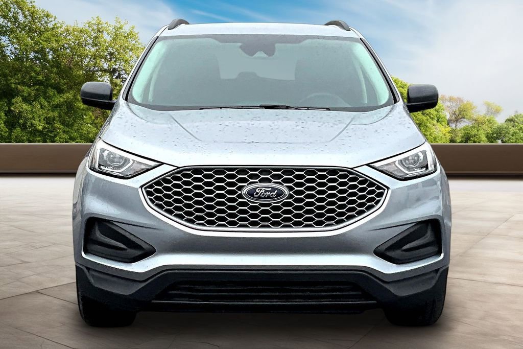 Used 2024 Ford Edge SE image 3