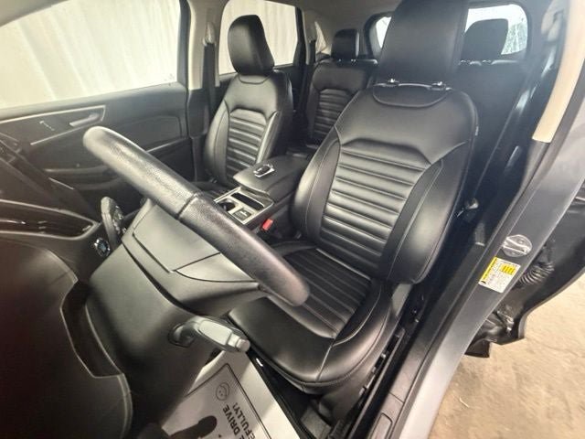 Used 2023 Ford Edge SEL AWD/4WD image 5