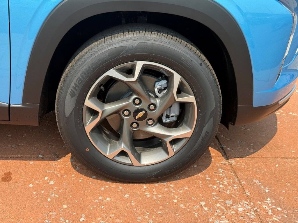 New 2026 Chevrolet Trax LT w/ Driver Confidence Package FWD image 8
