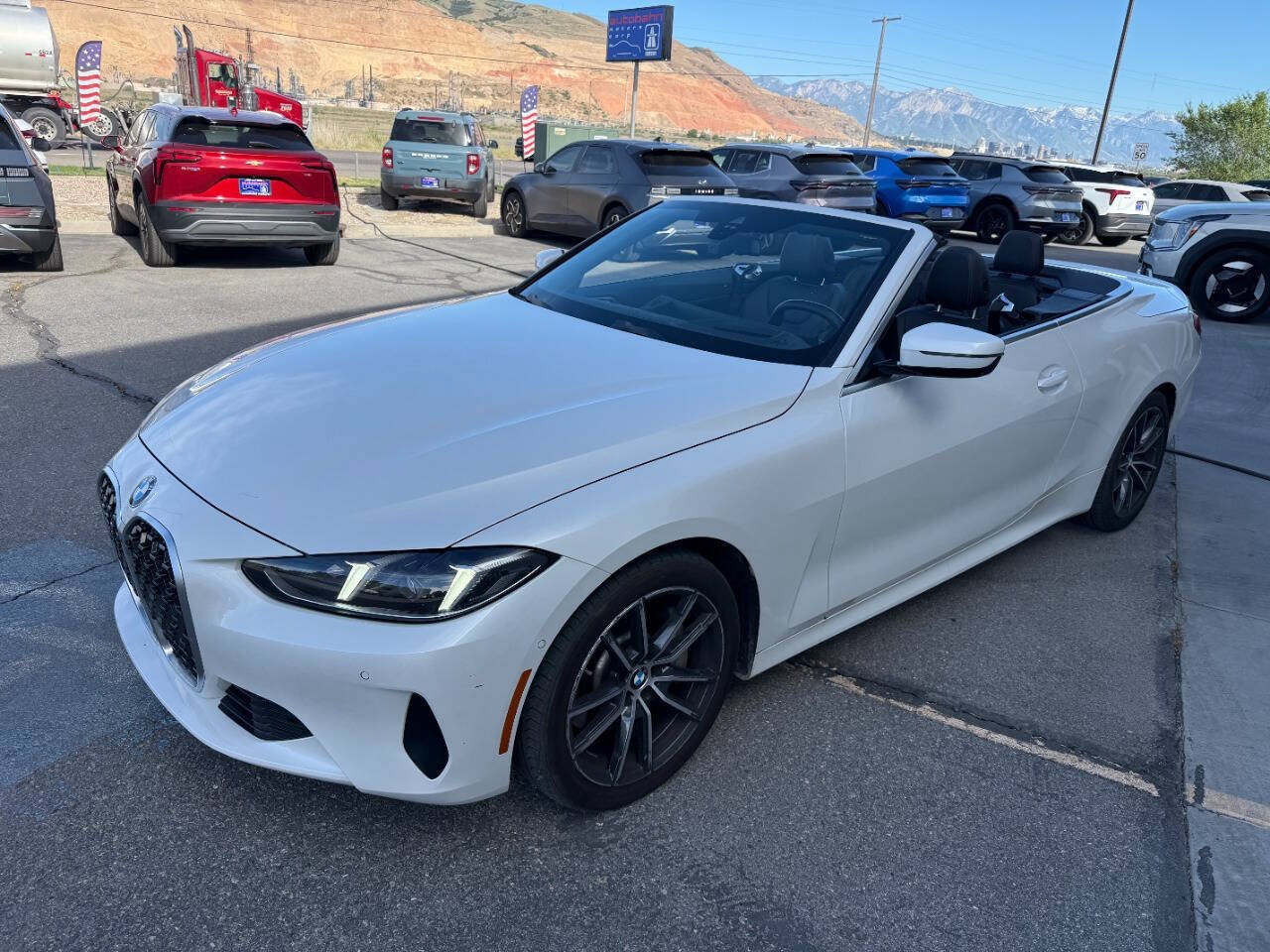 Used 2025 BMW 430i Convertible w/ Premium Package RWD image 2