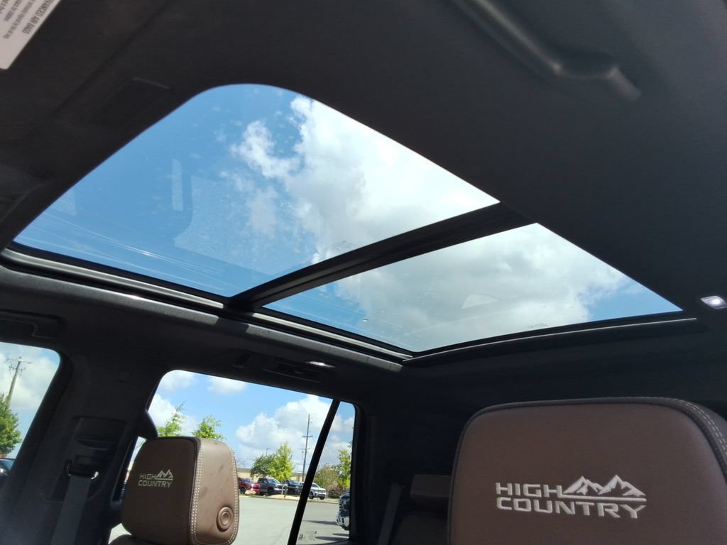 Certified 2025 Chevrolet Tahoe High Country w/ LPO, Illumination Package AWD/4WD image 27