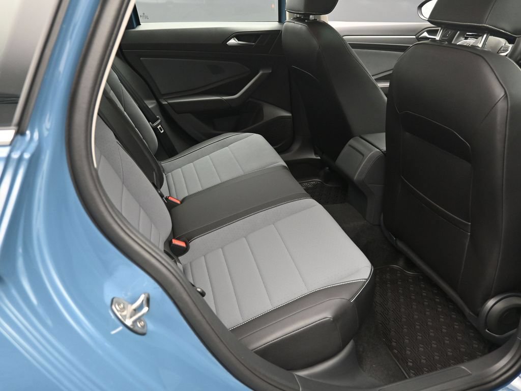 New 2026 Volkswagen Jetta SE FWD image 24