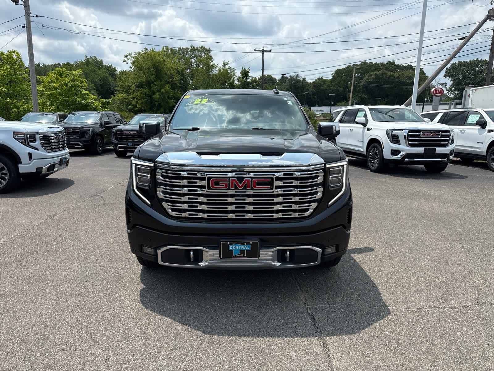Certified 2023 GMC Sierra 1500 Denali w/ Denali Reserve Package AWD/4WD image 8
