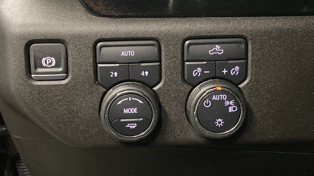 Used 2024 Chevrolet Silverado 1500 LT AWD/4WD image 28