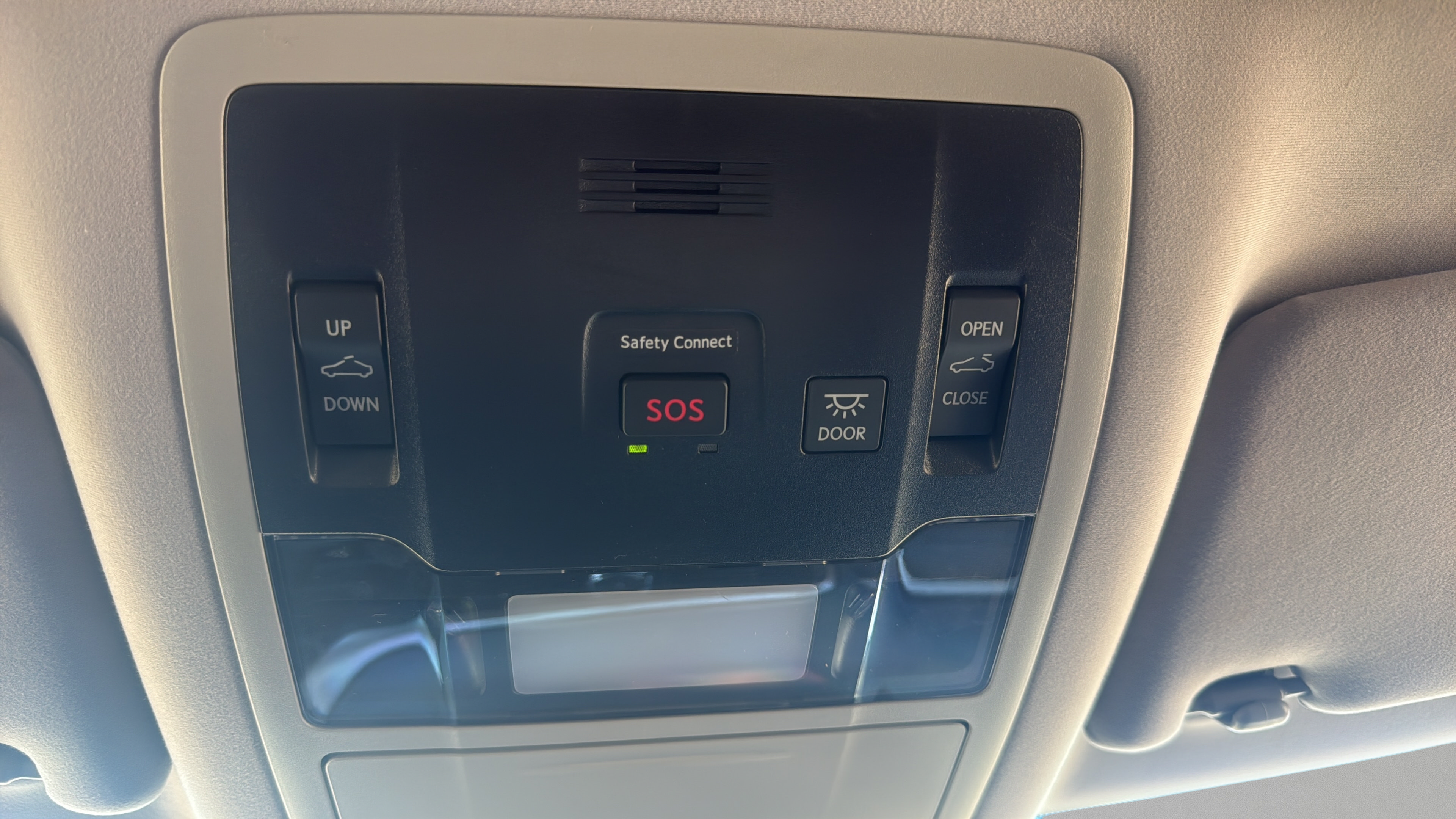 Used 2019 Lexus RX 450hL Premium w/ Premium Package AWD/4WD image 17