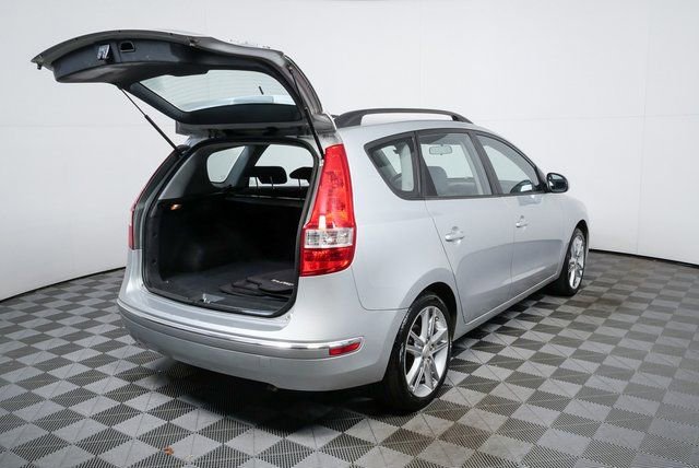 Used 2010 Hyundai Elantra SE image 25