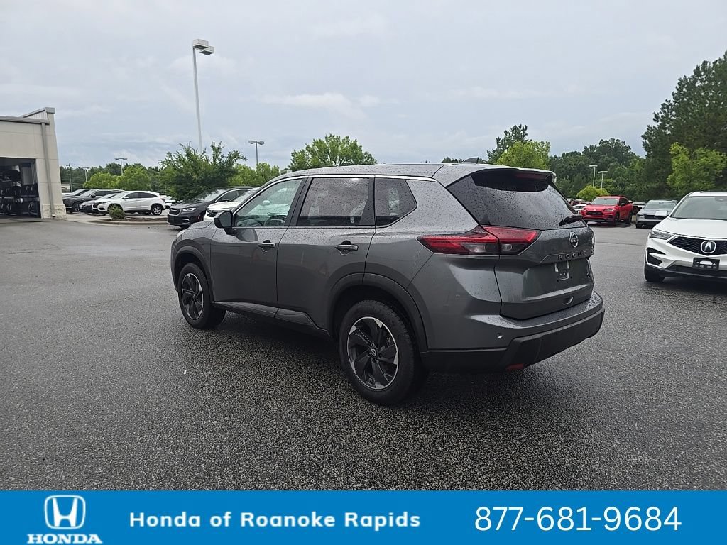 Used 2024 Nissan Rogue SV FWD image 3