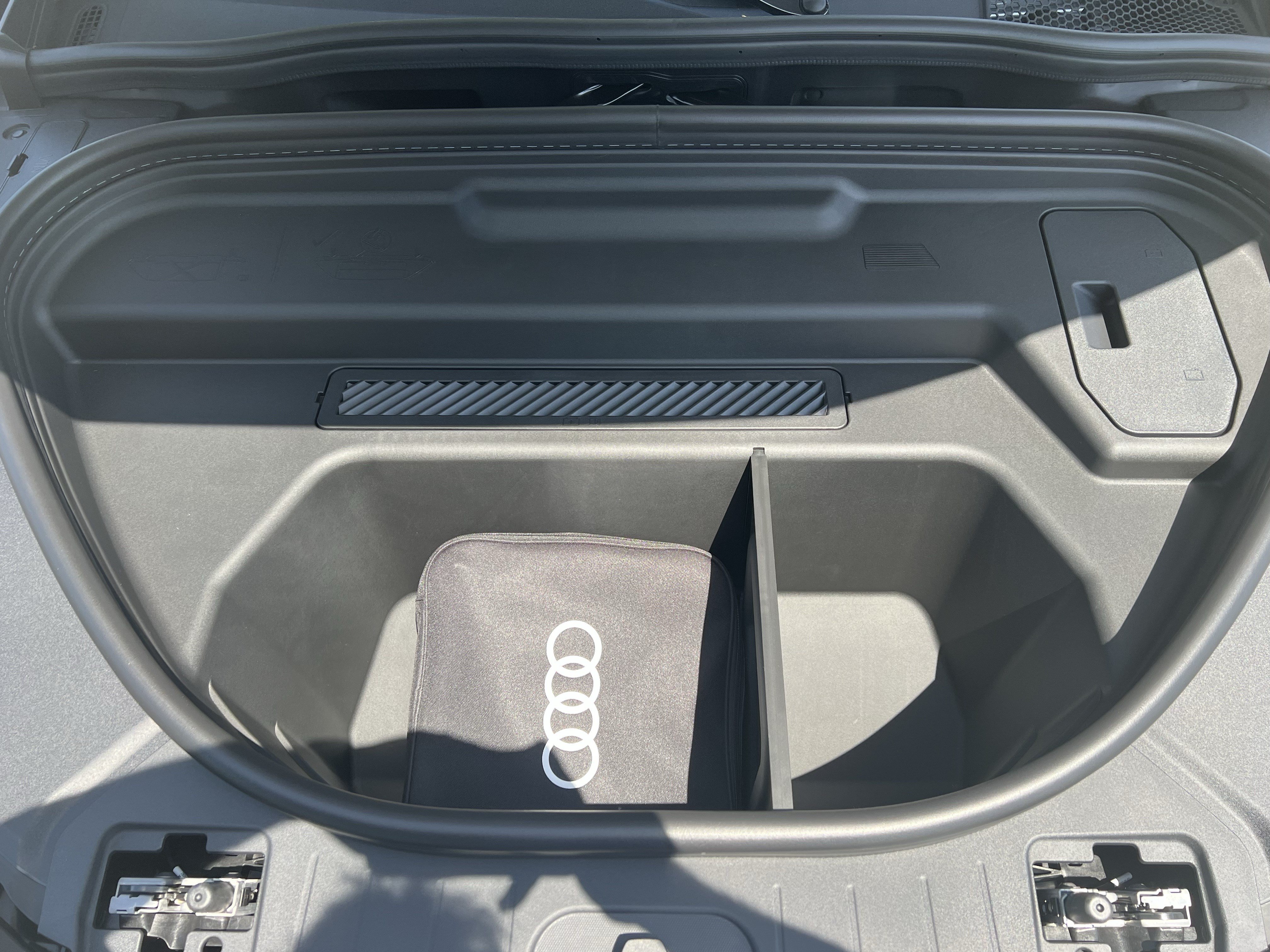 New 2027 Audi Q6 e-tron Prestige AWD/4WD image 36