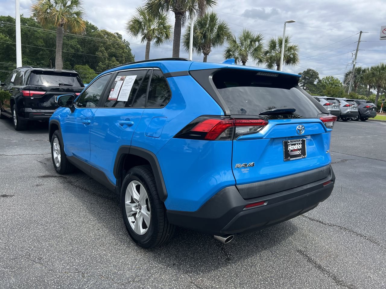 Used 2021 Toyota RAV4 XLE w/ Convenience Package FWD image 8