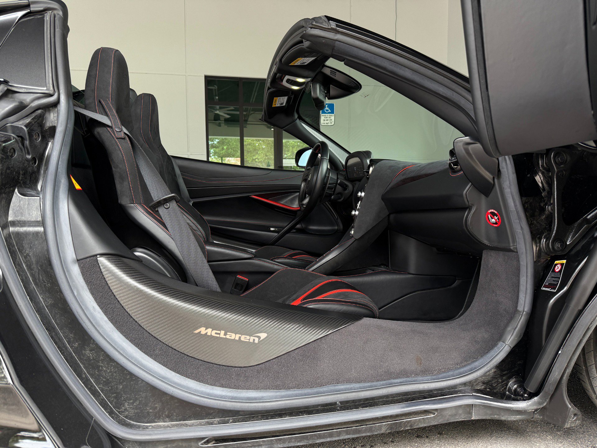 Used 2021 McLaren 720S Performance image 38