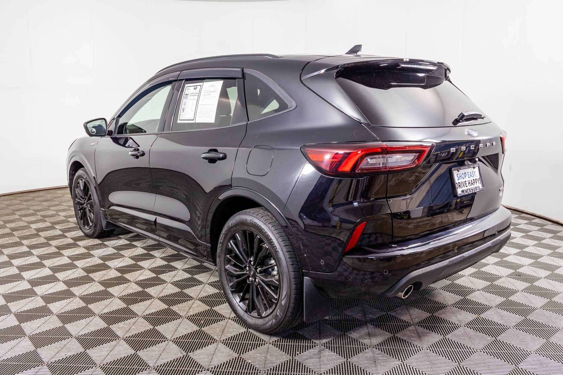 Used 2024 Ford Escape ST-Line Elite w/ Premium Technology Package AWD/4WD image 23