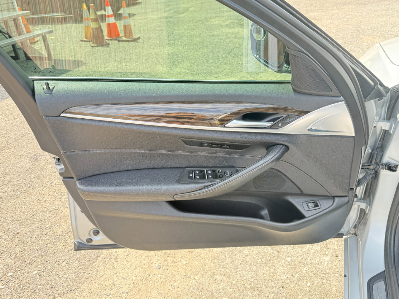 Used 2018 BMW 530i xDrive w/ Premium Package image 17