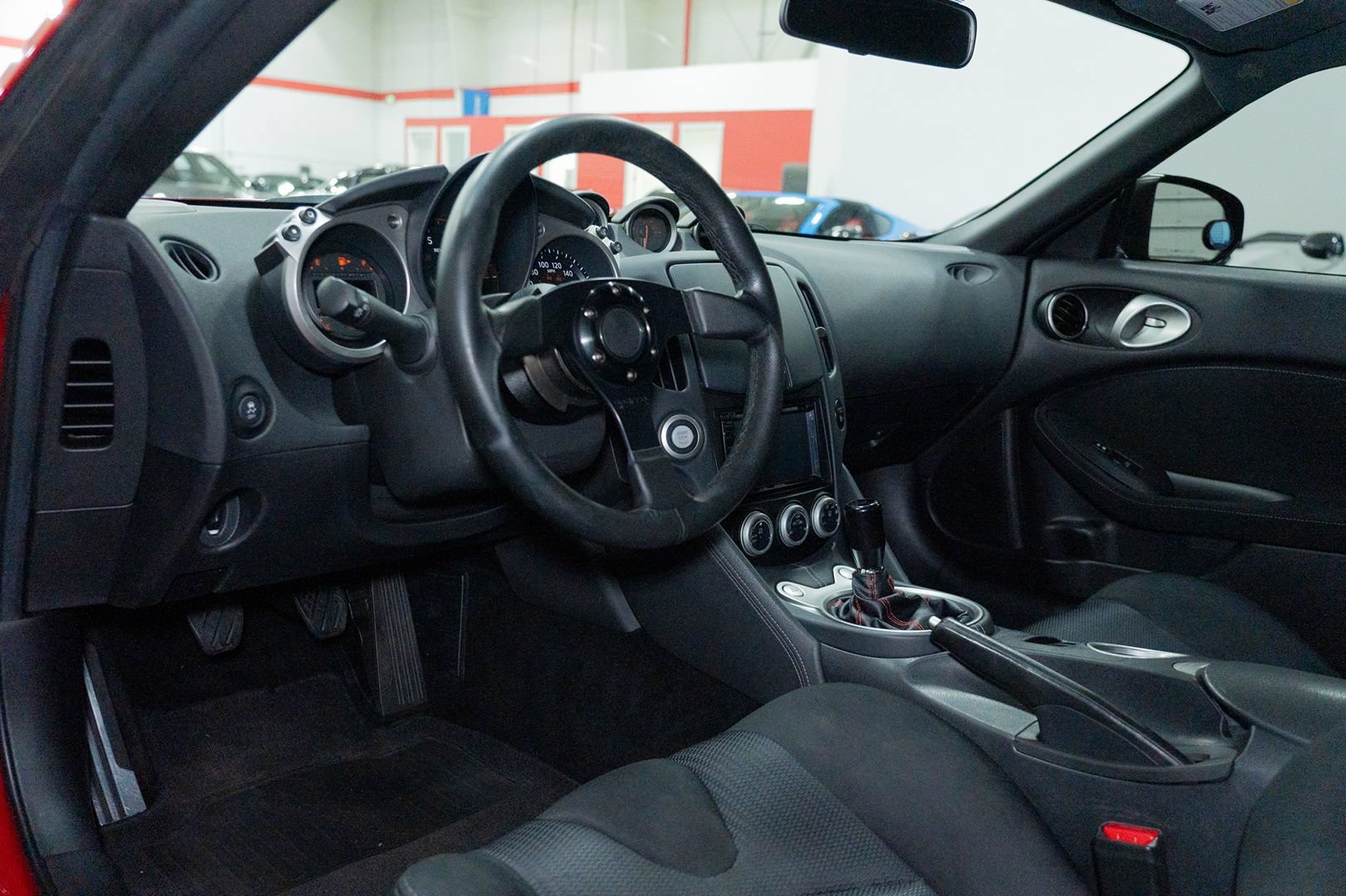 Used 2016 Nissan 370Z Coupe RWD image 16