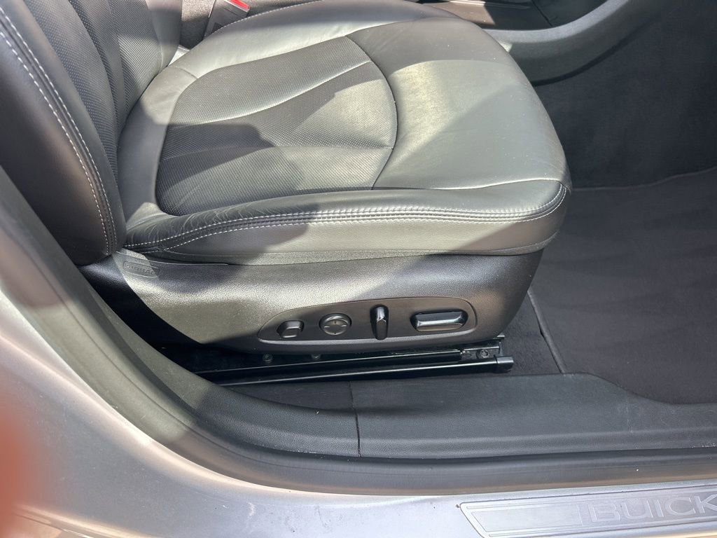 Used 2017 Buick LaCrosse Premium w/ Driver Confidence Package #2 FWD image 13