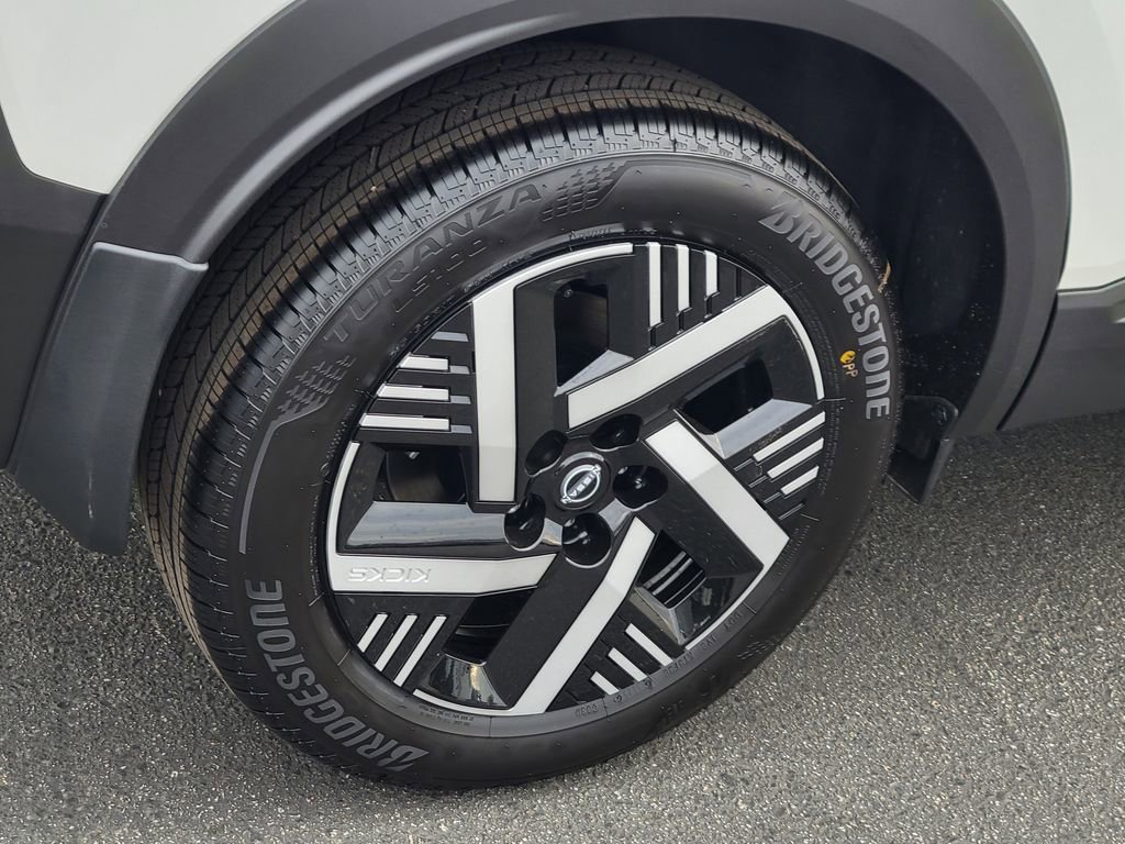 New 2026 Nissan Kicks SV w/ SV Premium Package image 3