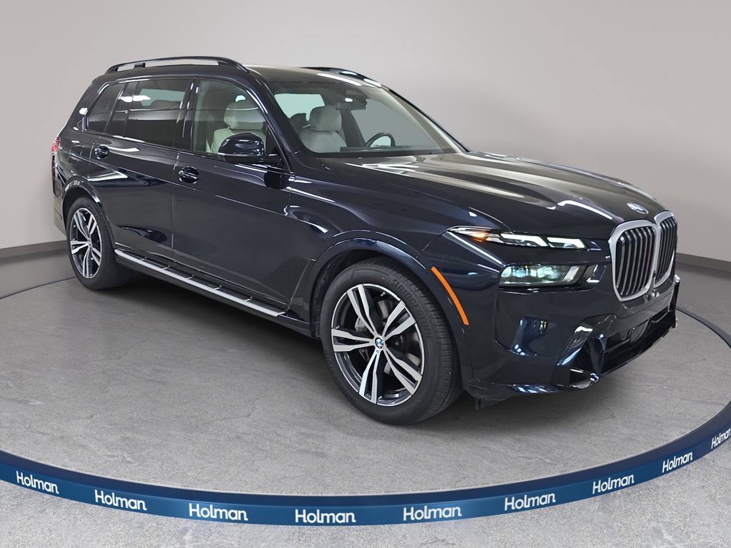 Used 2024 BMW X7 xDrive40i w/ M Sport Package AWD/4WD image 3