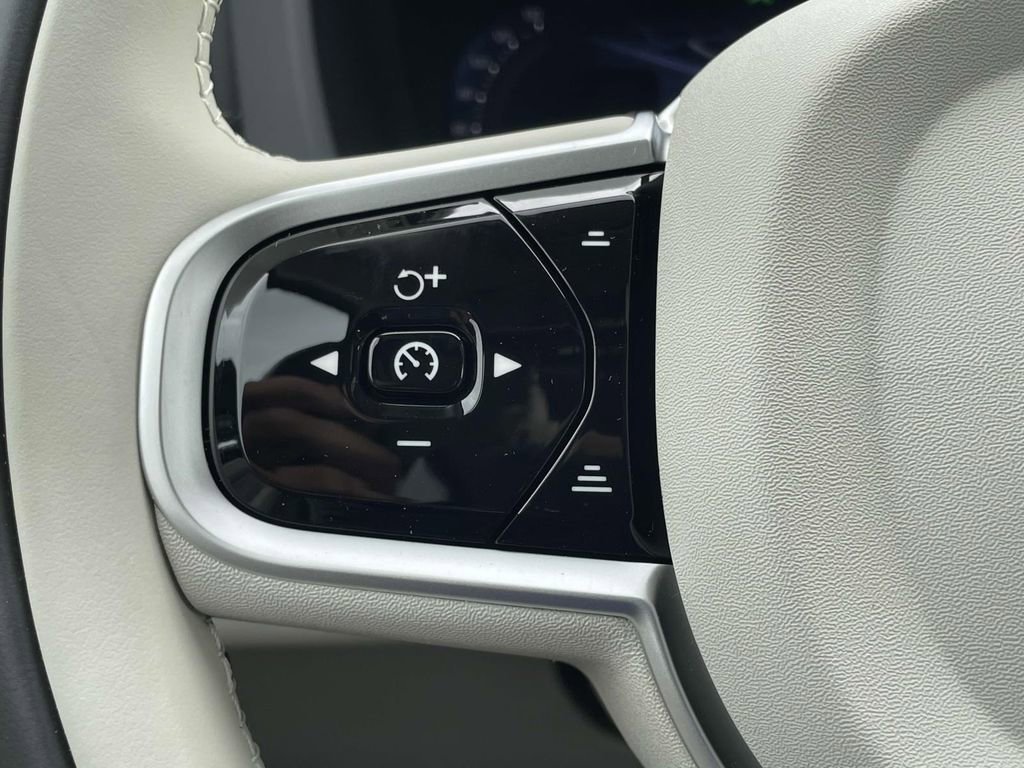 New 2026 Volvo XC60 B5 Ultra w/ Protection Package Premier image 13
