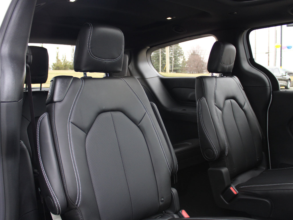 New 2026 Chrysler Pacifica Select AWD/4WD image 29