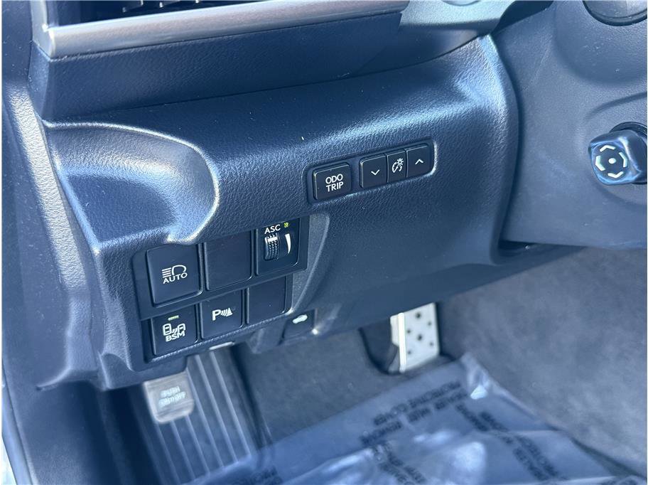 Used 2018 Lexus IS 300 F Sport image 16