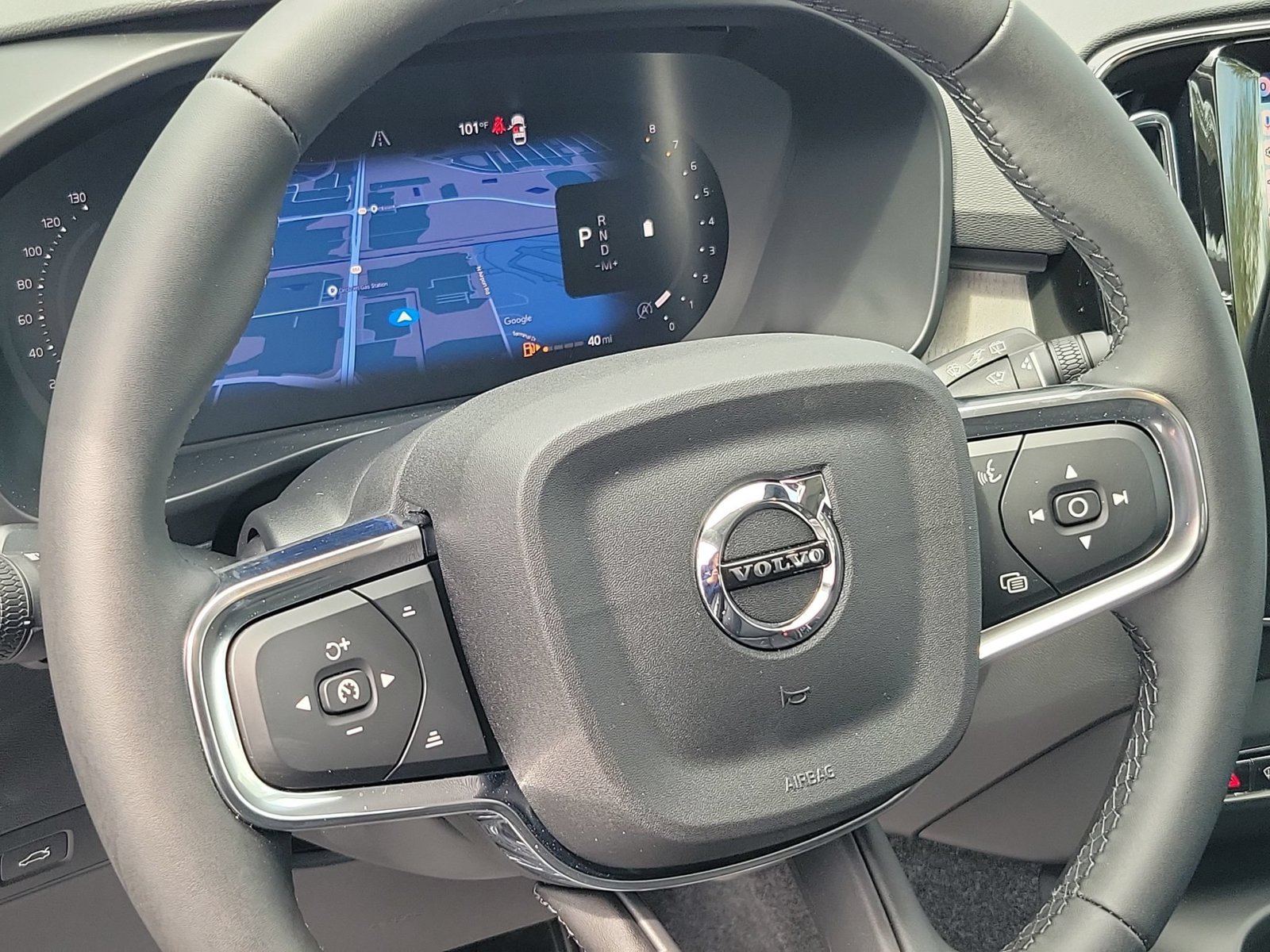 New 2026 Volvo XC40 B5 Plus w/ Climate Package AWD/4WD image 7