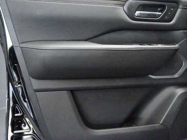 Used 2025 Nissan Armada Platinum w/ Convenience Package image 24