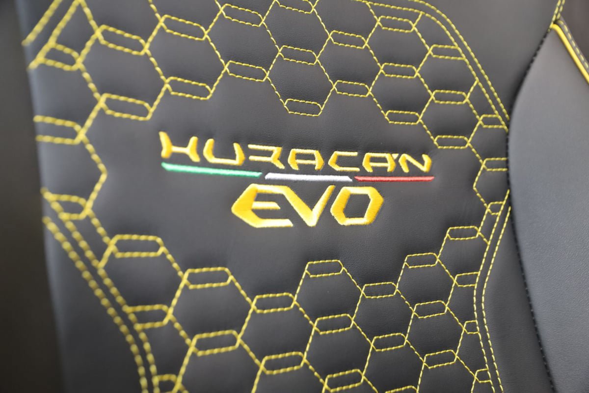 Used 2023 Lamborghini Huracan EVO RWD image 16