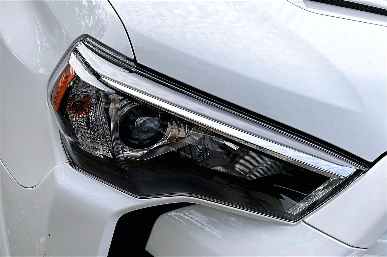 Used 2022 Toyota 4Runner TRD Off-Road Premium image 28