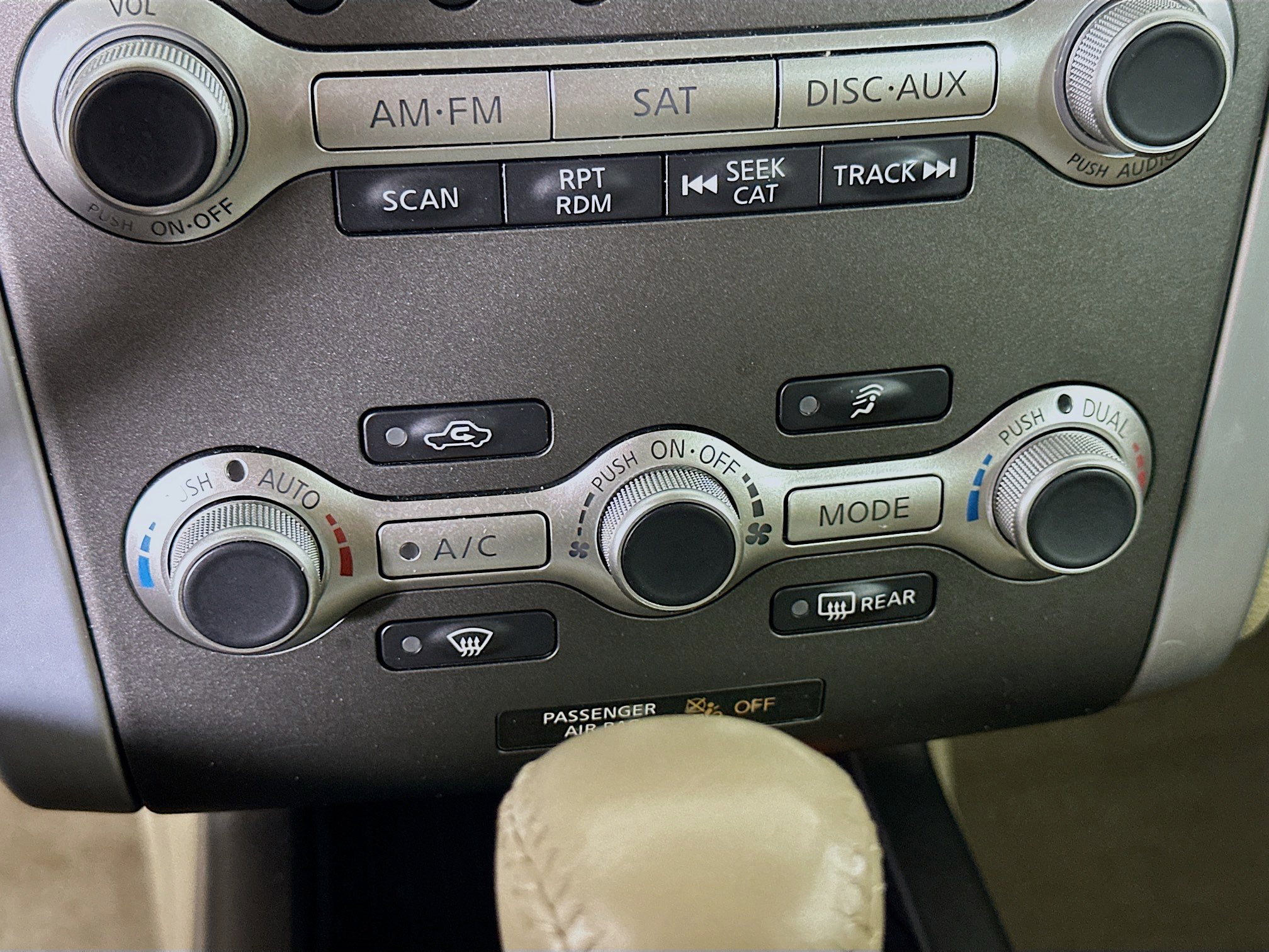 Used 2011 Nissan Murano SL w/ Navigation Pkg image 24