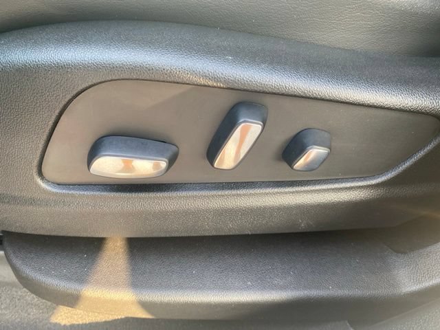 Used 2023 Cadillac XT5 Premium Luxury w/ LPO, Floor Liner Package AWD/4WD image 19