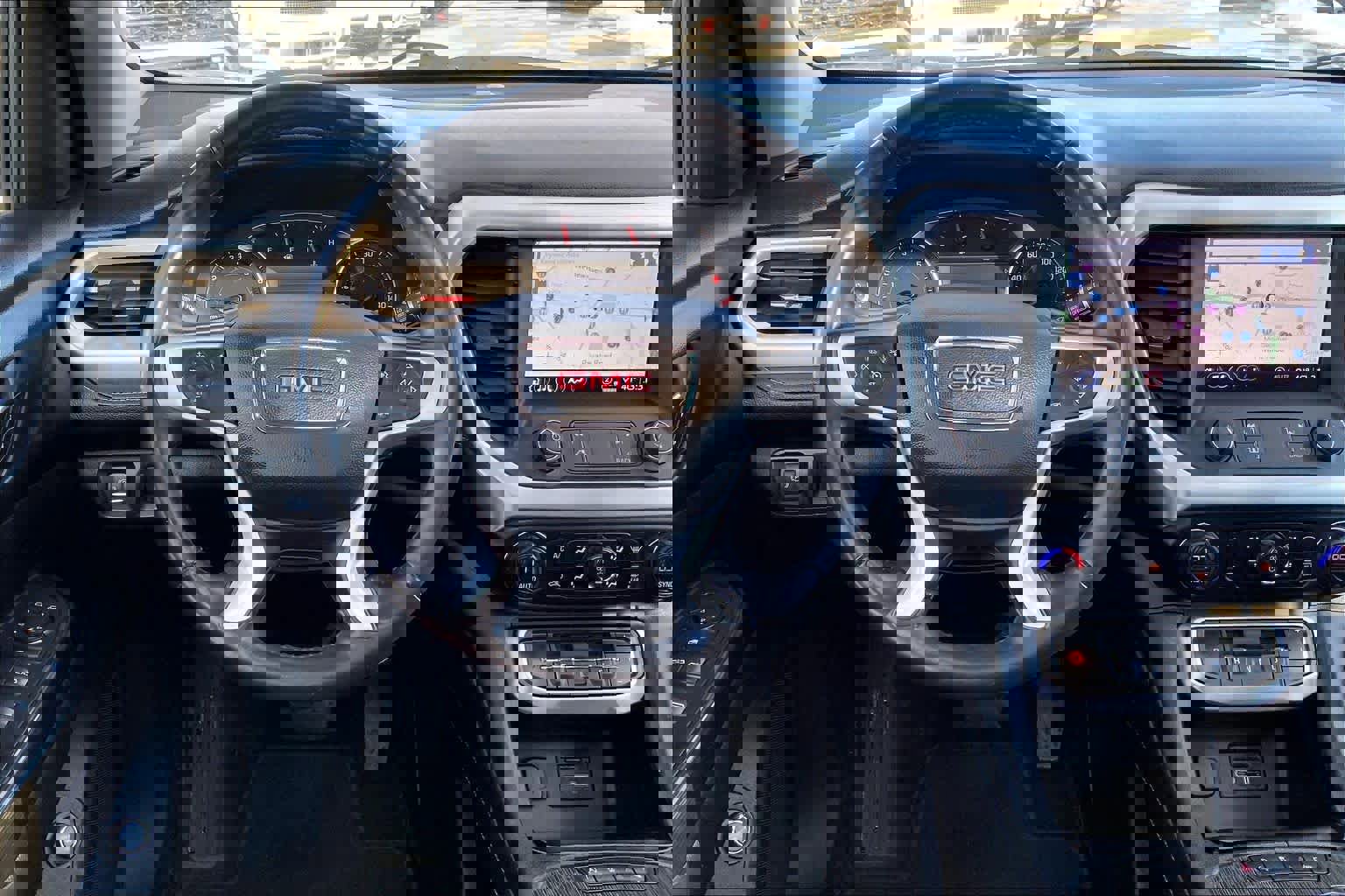 Certified 2021 GMC Acadia SLT image 4