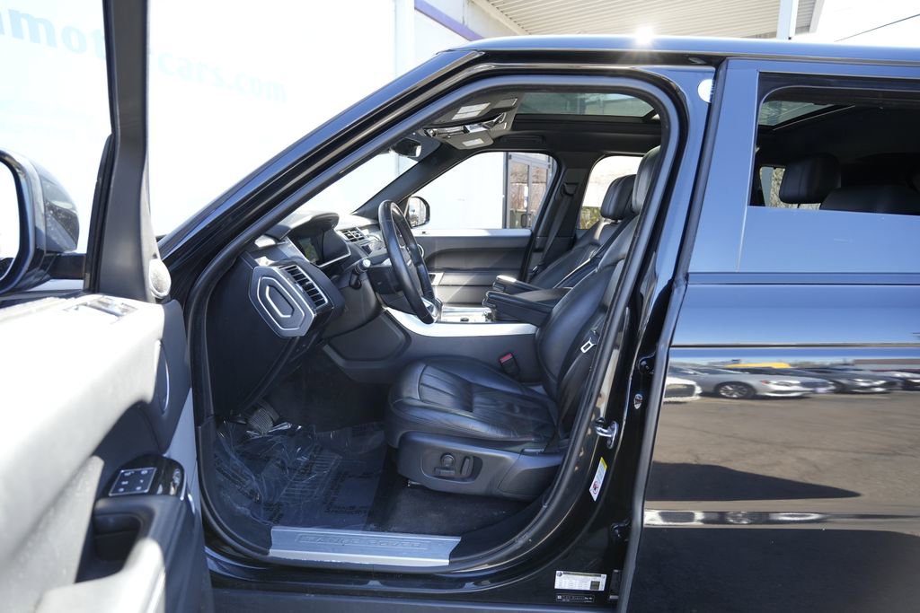 Used 2020 Land Rover Range Rover Sport HSE image 20