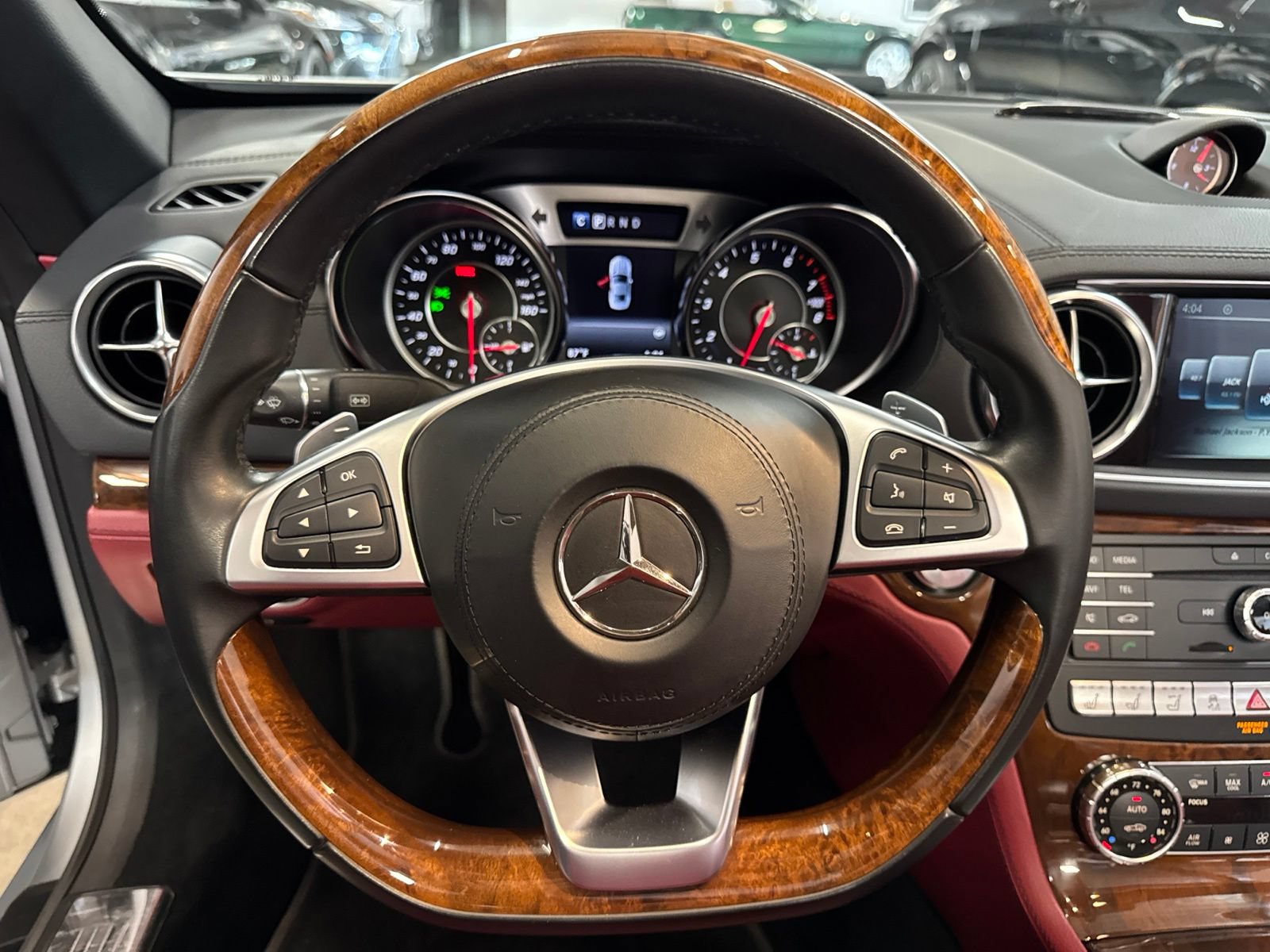 Used 2019 Mercedes-Benz SL 550 image 18