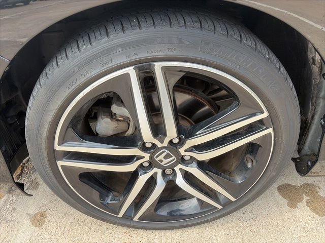 Used 2016 Honda Accord Touring image 3