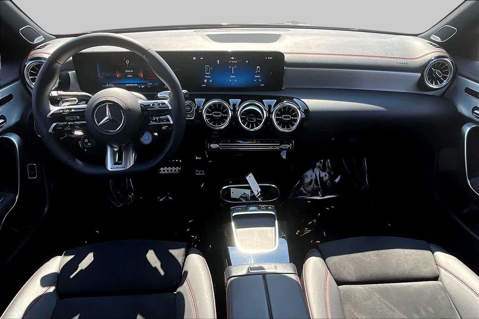 Used 2025 Mercedes-Benz CLA 35 AMG 4MATIC image 16