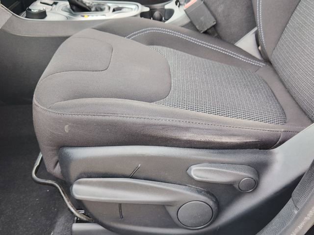 Certified 2019 Jeep Cherokee Latitude w/ Popular Appearance Group image 22