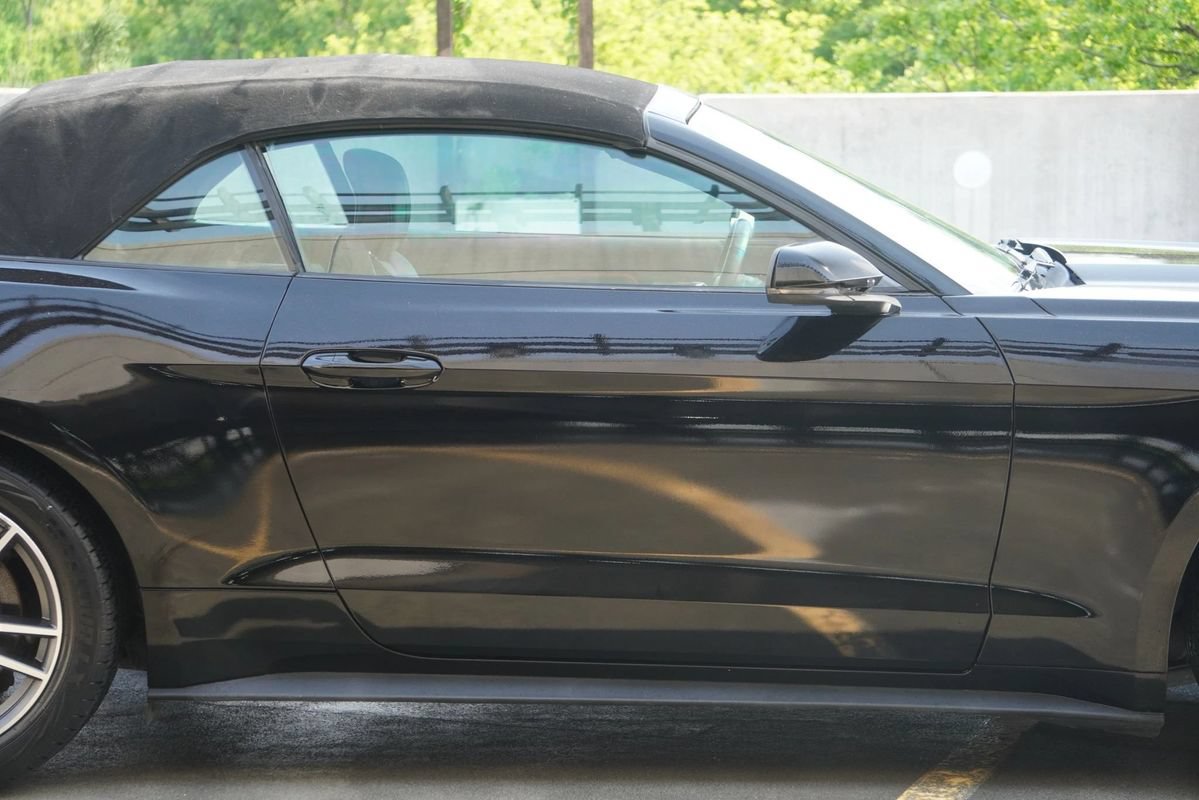 Used 2015 Ford Mustang Premium RWD image 31