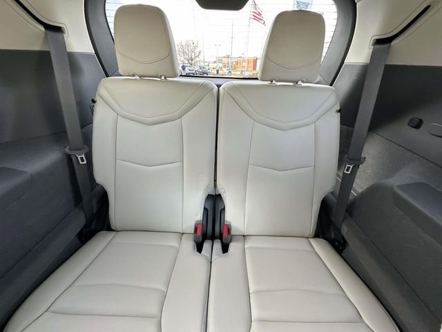 Used 2022 Cadillac XT6 Premium Luxury w/ LPO, Floor Liner Package AWD/4WD image 34