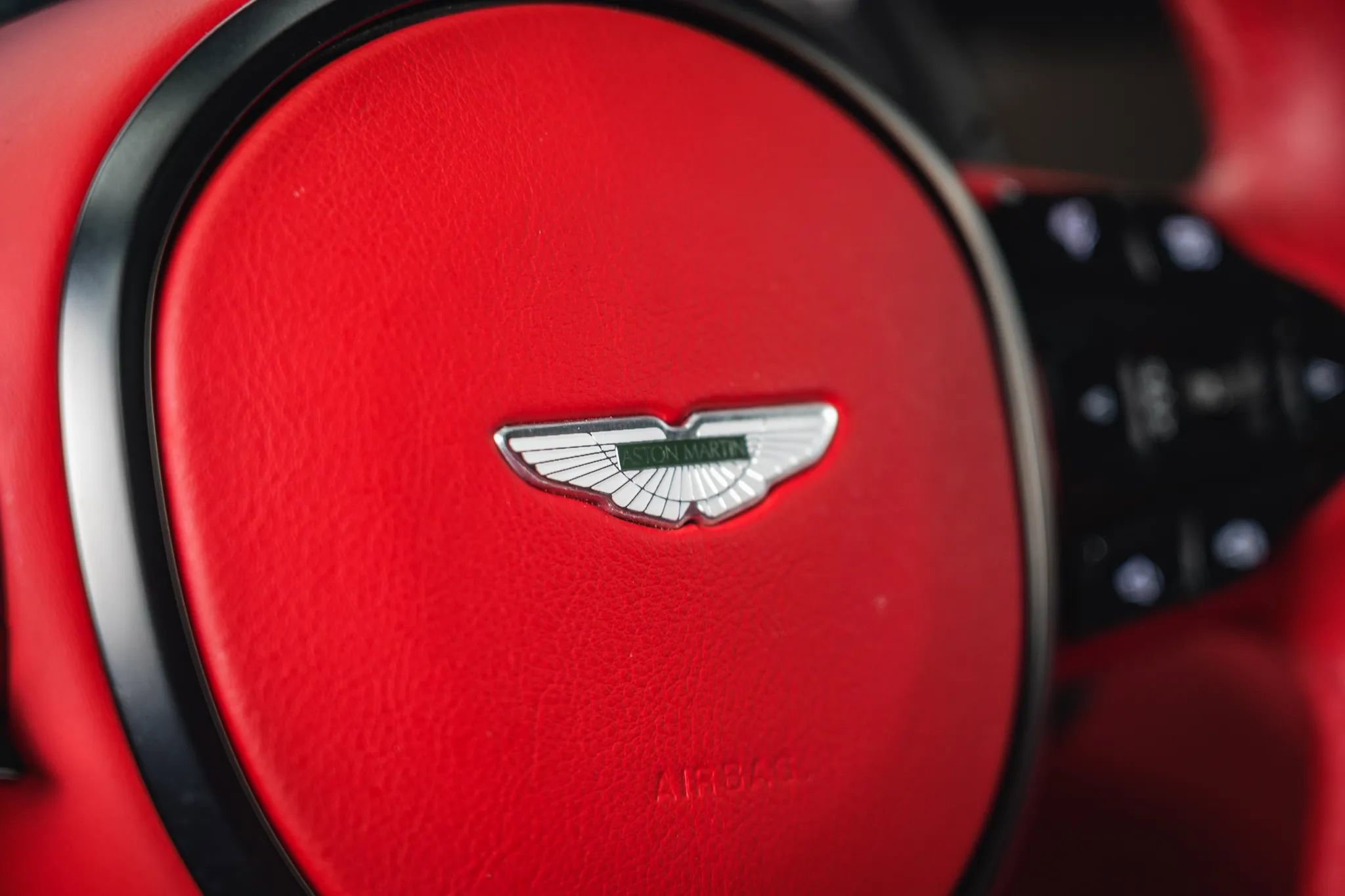 Used 2021 Aston Martin DBX AWD/4WD image 42