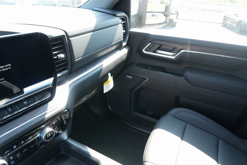 New 2025 GMC Sierra 2500 SLT w/ SLT Premium Package image 31