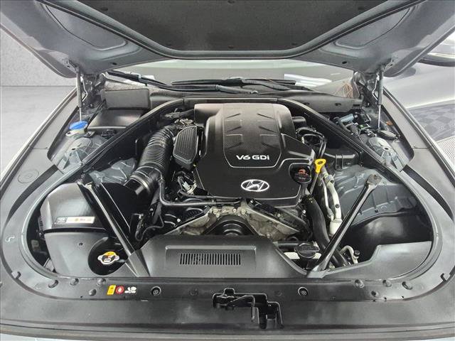 Used 2015 Hyundai Genesis 3.8 w/ Option Group 04 AWD/4WD image 27