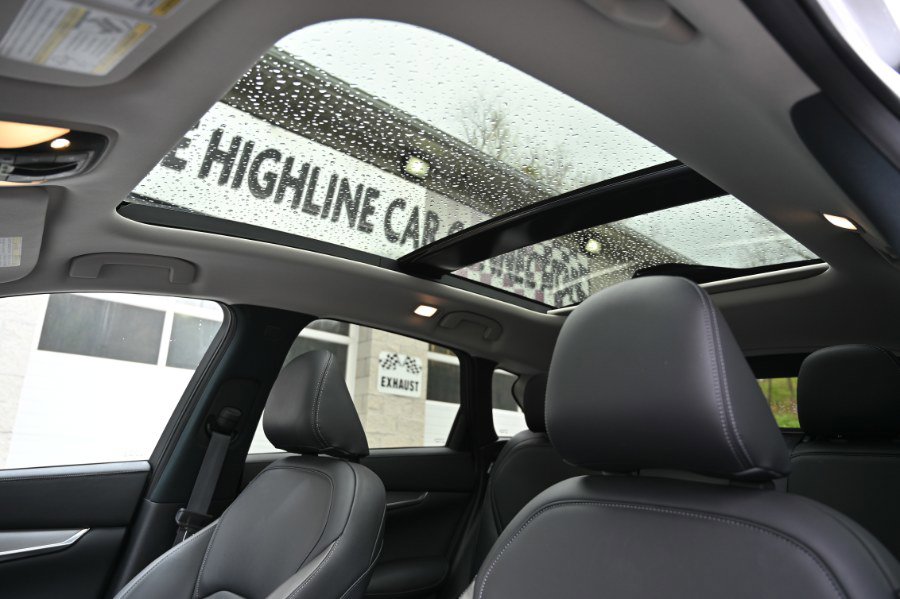 Used 2023 INFINITI QX50 Luxe AWD/4WD image 2