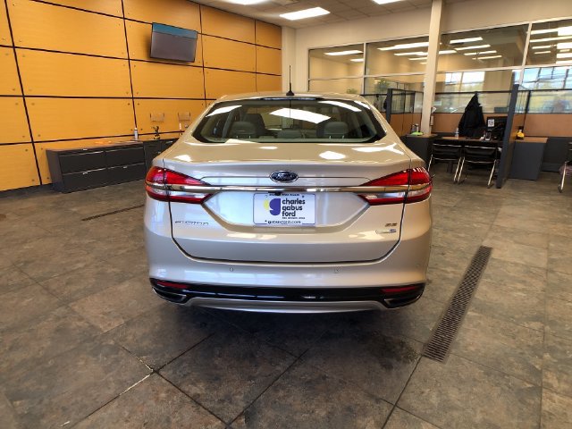 Used 2018 Ford Fusion SE w/ Fusion SE Technology Package AWD/4WD image 6